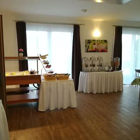 Jura Hotel 3*